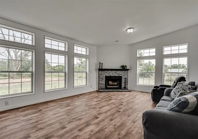 Photo 3 of Single family home for sale at 206 N Pine St, Crescent, OK 73028 | MLS# 1236443 | Listing updated on 2026-09-08