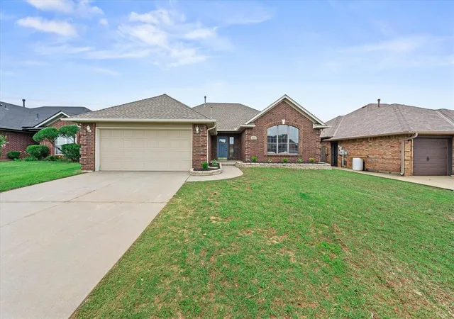 Photo 1 of Single family home for sale at 725 Ne 20th Street, Moore, OK 73160 | MLS# 1236711 | Listing updated on 2026-10-09
