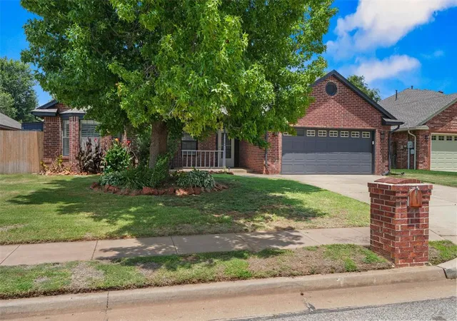 Photo 1 of Single family home for sale at 1608 Redtail Hawk, Edmond, OK 73003 | MLS# 1236802 | Listing updated on 2026-09-14