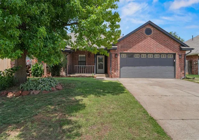 Photo 3 of Single family home for sale at 1608 Redtail Hawk, Edmond, OK 73003 | MLS# 1236802 | Listing updated on 2026-09-14