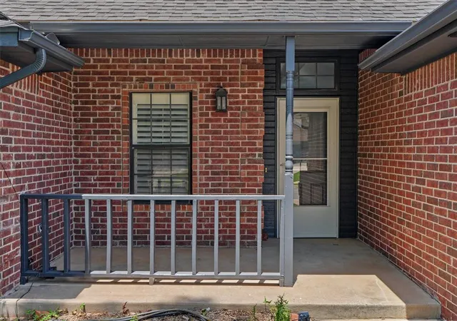 Photo 3 of Single family home for sale at 1608 Redtail Hawk, Edmond, OK 73003 | MLS# 1236802 | Listing updated on 2026-09-14