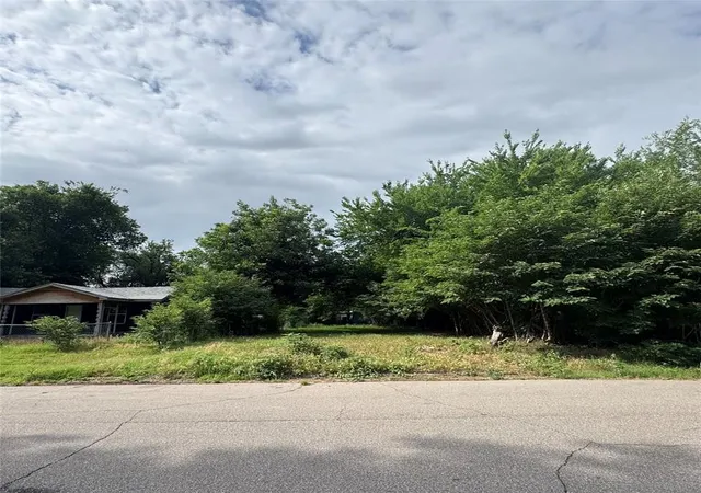 Photo 1 of Land for sale at Sw 11th & Drexel, Oklahoma City, OK 73109 | MLS# 1236861 | Listing updated on 2026-09-10