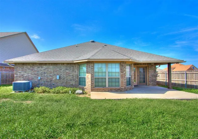 Photo 4 of Sale Pending at 705 SW 11th Street #St, Moore, OK 73160 | MLS# 1237046 | Listing updated on 2026-09-14
