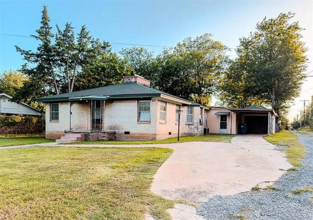 Photo 1 of Single family home for sale at 622 S 14th Street, Chickasha, OK 73018 | MLS# 1237211 | Listing updated on 2026-09-08