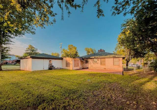 Photo 3 of Single family home for sale at 622 S 14th Street, Chickasha, OK 73018 | MLS# 1237211 | Listing updated on 2026-09-08