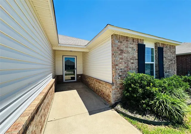 Photo 2 of Single family home for sale at 1870 Bartlett Dr, Newcastle, OK 73065 | MLS# 1237527 | Listing updated on 2026-09-11