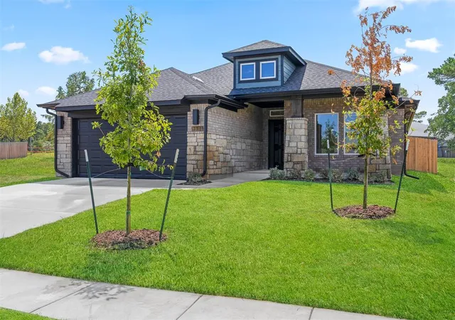Photo 2 of Single family home for sale at 151 Pleasant View, Harrah, OK 73045 | MLS# 1237542 | Listing updated on 2026-09-15