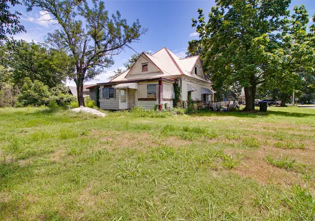 Photo 1 of Single family home for sale at 204 Cleason Ave, Davenport, OK 74026 | MLS# 1237710 | Listing updated on 2026-09-10