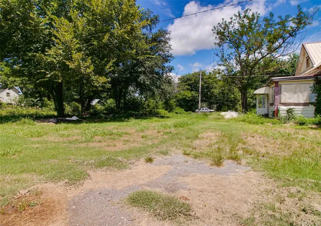 Photo 3 of Single family home for sale at 204 Cleason Ave, Davenport, OK 74026 | MLS# 1237710 | Listing updated on 2026-09-10