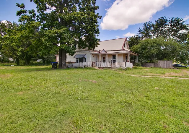 Photo 3 of Single family home for sale at 204 Cleason Ave, Davenport, OK 74026 | MLS# 1237710 | Listing updated on 2026-09-10