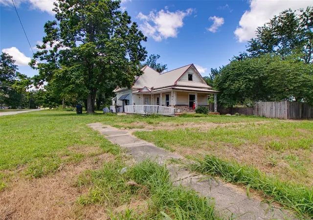 Photo 4 of Single family home for sale at 204 Cleason Ave, Davenport, OK 74026 | MLS# 1237710 | Listing updated on 2026-09-10
