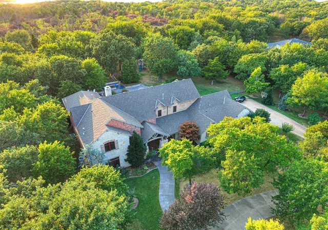Photo 3 of Single family home for sale at 9301 Lake Way Run, Jones, OK 73049 | MLS# 1237856 | Listing updated on 2026-09-08