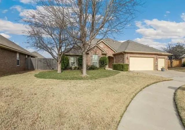 Photo 1 of Sale Pending at 9005 Nw 79th Terrace, Yukon, OK 73099 | MLS# 1237944 | Listing updated on 2026-09-13