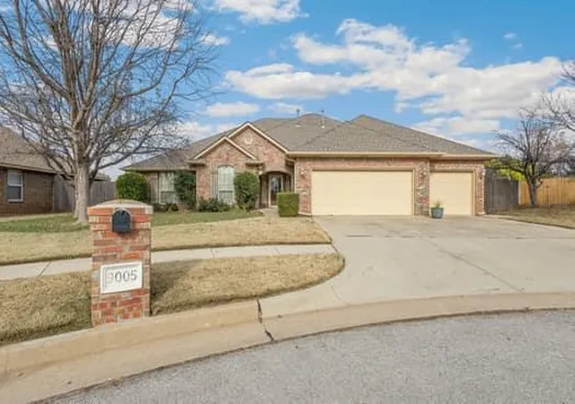 Photo 2 of Sale Pending at 9005 Nw 79th Terrace, Yukon, OK 73099 | MLS# 1237944 | Listing updated on 2026-09-13