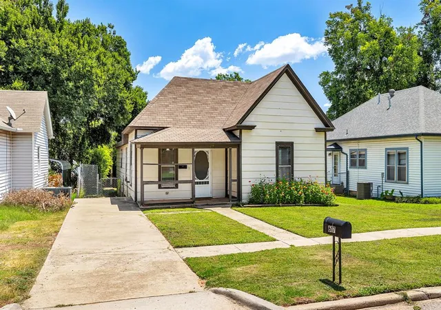 Photo 3 of Single family home for sale at 617 S Roberts Ave, El Reno, OK 73036 | MLS# 1238103 | Listing updated on 2026-09-14