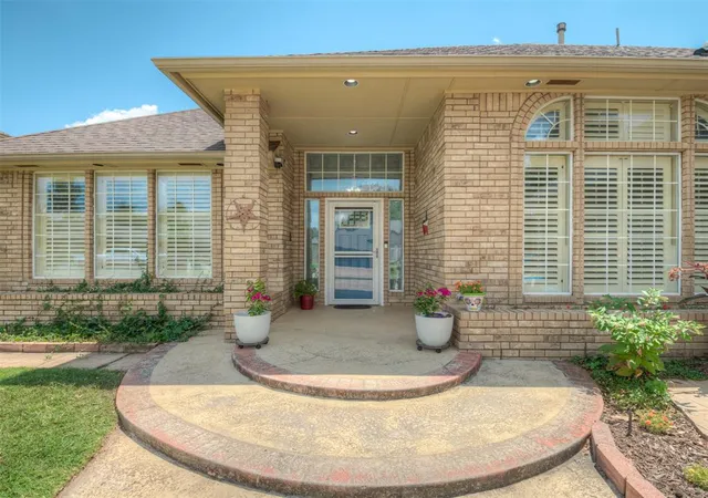 Photo 4 of Sale Pending at 8024 NW 100th Street, Oklahoma City, OK 73162 | MLS# 1238356 | Listing updated on 2026-09-19