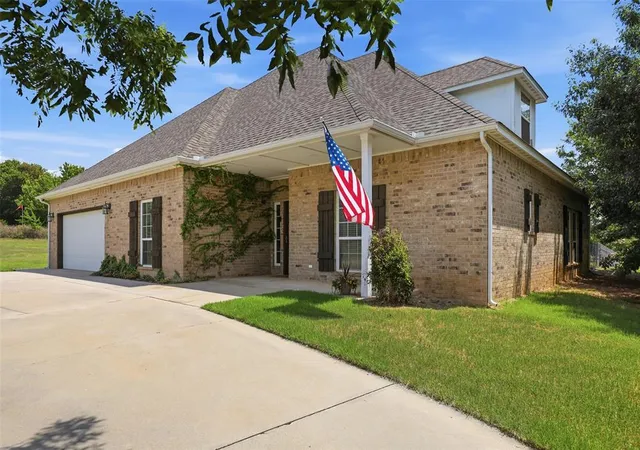 Photo 1 of Single family home for sale at 2220 County Rd 1197, Tuttle, OK 73089 | MLS# 1238412 | Listing updated on 2026-09-23