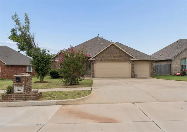 Photo 3 of Single family home for sale at 3212 E Valley Meadow, Norman, OK 73071 | MLS# 1238967 | Listing updated on 2026-09-11