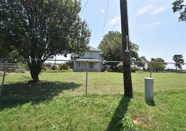 Photo 1 of Single family home for sale at 330 S Academy Rd, Guthrie, OK 73044 | MLS# 1238976 | Listing updated on 2026-09-11
