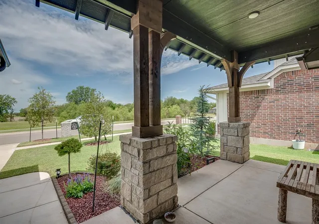 Photo 3 of Single family home for sale at 800 Argos Rd, Yukon, OK 73099 | MLS# 1239017 | Listing updated on 2026-09-15