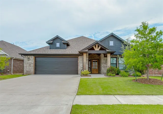 Photo 2 of Single family home for sale at 204 Ivory Dr, Yukon, OK 73099 | MLS# 1239076 | Listing updated on 2026-09-15