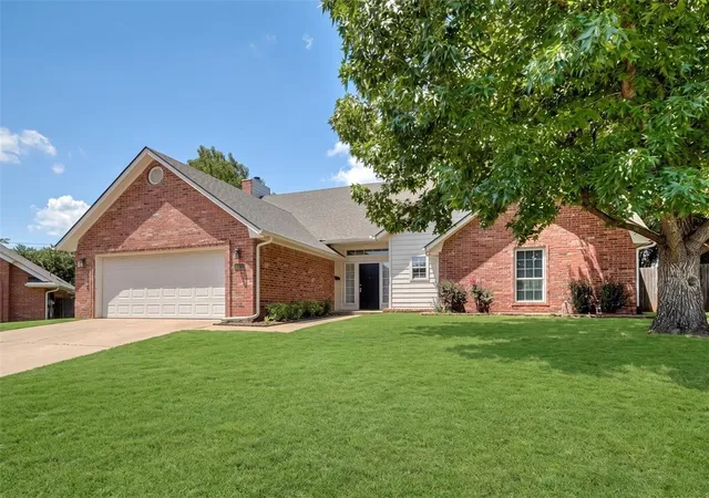 Photo 2 of Single family home for sale at 1125 Richmond Rd, Edmond, OK 73034 | MLS# 1239177 | Listing updated on 2026-09-14