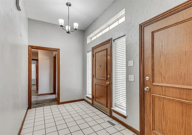 Photo 3 of Single family home for sale at 1125 Richmond Rd, Edmond, OK 73034 | MLS# 1239177 | Listing updated on 2026-09-14