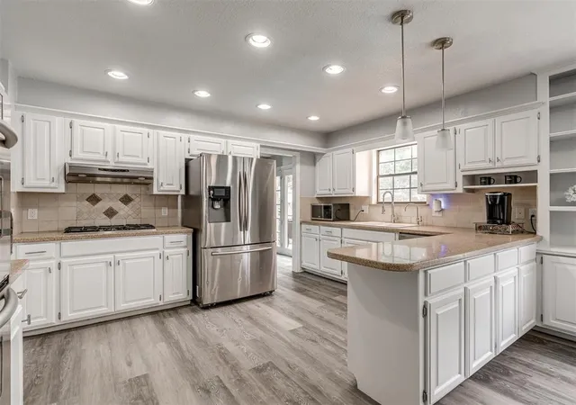 Photo 4 of Single family home for sale at 11720 Sundance Mountain Rd, Oklahoma City, OK 73162 | MLS# 1239346 | Listing updated on 2026-09-14