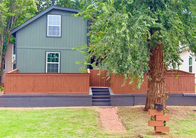 Photo 3 of Single family home for sale at 314 N 2nd Street, Guthrie, OK 73044 | MLS# 1239369 | Listing updated on 2026-09-09