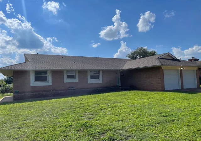 Photo 1 of Single family home for sale at 5913 Crestview Dr, Oklahoma City, OK 73105 | MLS# 1239396 | Listing updated on 2026-09-15