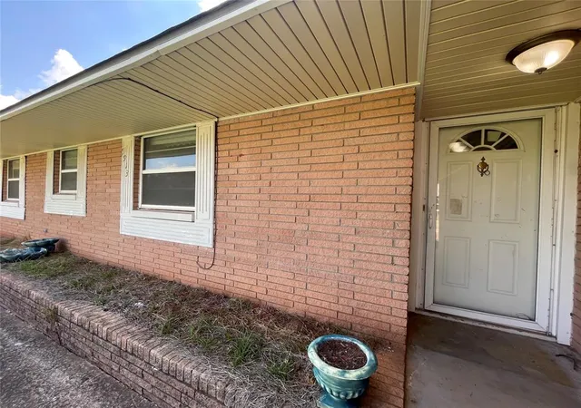Photo 3 of Single family home for sale at 5913 Crestview Dr, Oklahoma City, OK 73105 | MLS# 1239396 | Listing updated on 2026-09-15