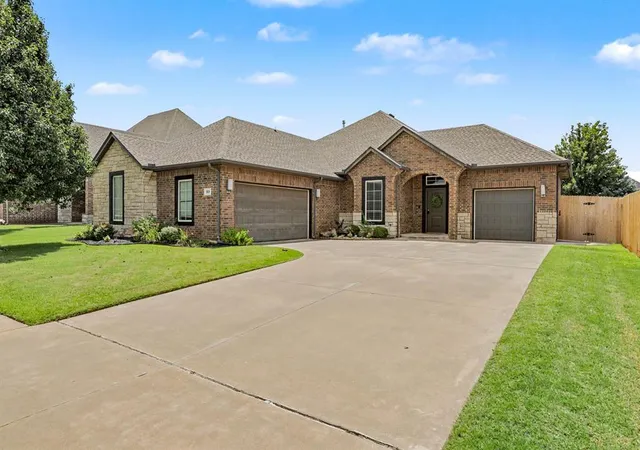 Photo 2 of Sale Pending at 908 Nw 186th Street, Edmond, OK 73012 | MLS# 1239676 | Listing updated on 2026-09-17