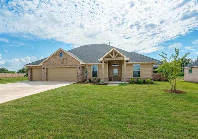 Photo 1 of Single family home for sale at 1978 Cattle Dr, Guthrie, OK 73044 | MLS# 1239829 | Listing updated on 2026-09-14