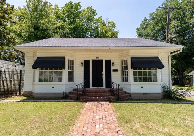 Photo 1 of Single family home for sale at 621 S Broadway Ave, Ada, OK 74820 | MLS# 1239951 | Listing updated on 2026-09-09
