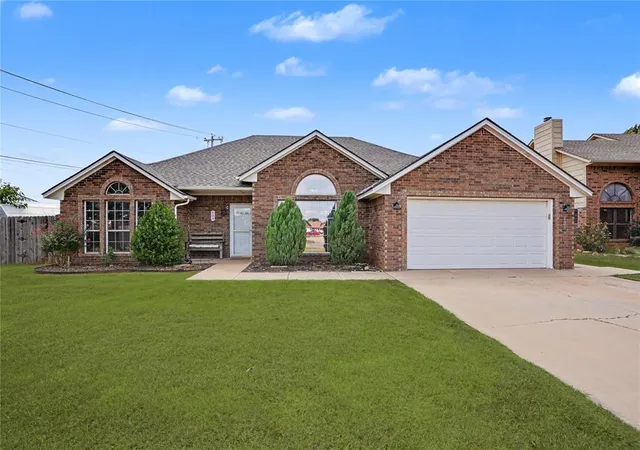 Photo 1 of Single family home for sale at 904 N Towne Cir, Altus, OK 73521 | MLS# 1240228 | Listing updated on 2026-09-14