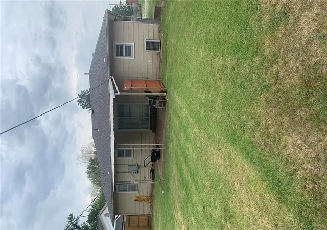Photo 4 of Single family home for sale at 927 N Sunset Dr, Anadarko, OK 73005 | MLS# 1241202 | Listing updated on 2026-09-15
