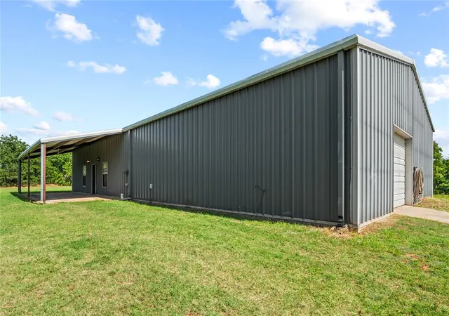 Photo 3 of Single family home for sale at 19760 Danny Ln, Luther, OK 73054 | MLS# 1241281 | Listing updated on 2026-09-14