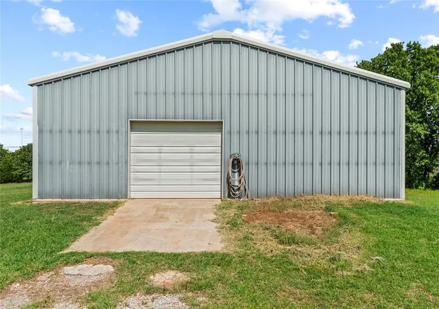 Photo 4 of Single family home for sale at 19760 Danny Ln, Luther, OK 73054 | MLS# 1241281 | Listing updated on 2026-09-14