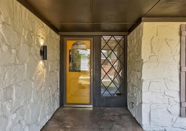 Photo 3 of Single family home for sale at 1002 S Pine St, Guthrie, OK 73044 | MLS# 1241421 | Listing updated on 2026-10-08