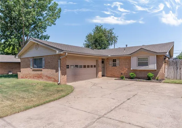 Photo 2 of Single family home for sale at 5701 Nw 58th Street, Warr Acres, OK 73122 | MLS# 1241478 | Listing updated on 2026-09-15