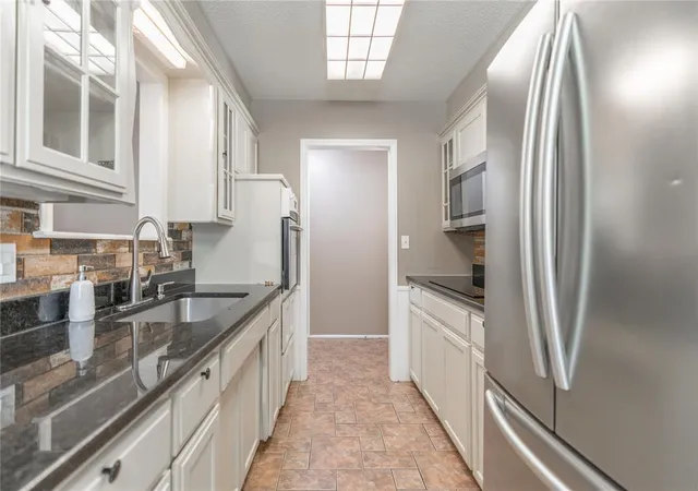 Photo 4 of Single family home for sale at 5701 NW 58th Street, Warr Acres, OK 73122 | MLS# 1241478 | Listing updated on 2026-09-15