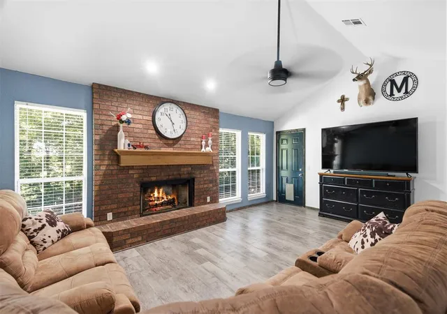 Photo 4 of Single family home for sale at 127 Tanglewood Dr, Pauls Valley, OK 73075 | MLS# 1241706 | Listing updated on 2026-09-15