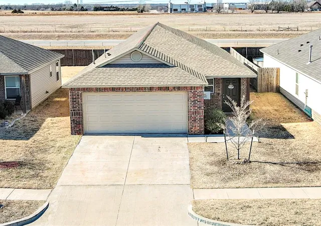 Photo 3 of Single family home for sale at 11637 Jude Way, Yukon, OK 73099 | MLS# 1241708 | Listing updated on 2026-09-14