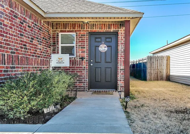 Photo 3 of Single family home for sale at 11637 Jude Way, Yukon, OK 73099 | MLS# 1241708 | Listing updated on 2026-09-14