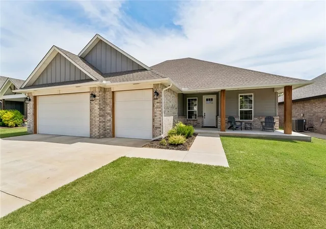 Photo 1 of Single family home for sale at 1304 Torrey Pines Rd, Norman, OK 73072 | MLS# 1241792 | Listing updated on 2026-09-25