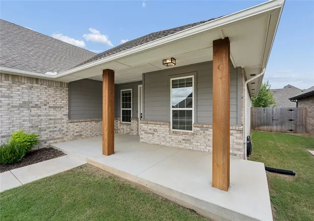 Photo 3 of Single family home for sale at 1304 Torrey Pines Rd, Norman, OK 73072 | MLS# 1241792 | Listing updated on 2026-09-25