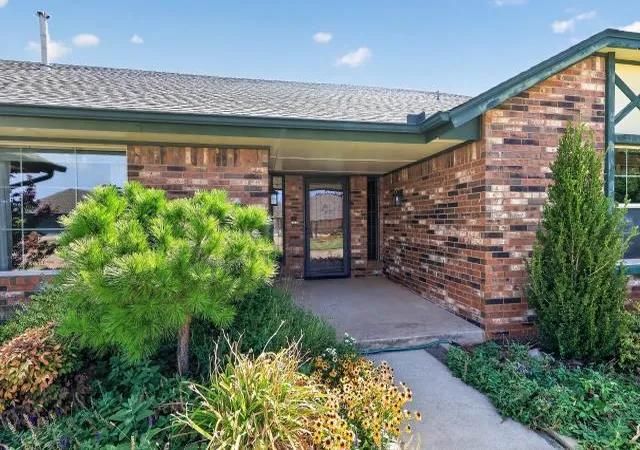 Photo 2 of Sale Pending at 10800 W Country Dr, Oklahoma City, OK 73170 | MLS# 1241824 | Listing updated on 2026-09-15