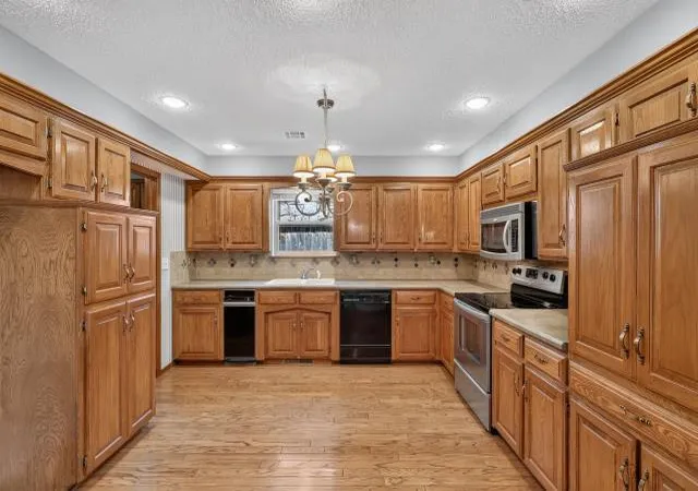 Photo 3 of Sale Pending at 10800 W Country Dr, Oklahoma City, OK 73170 | MLS# 1241824 | Listing updated on 2026-09-15