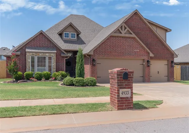 Photo 3 of Single family home for sale at 4933 Champlain Pl, Edmond, OK 73025 | MLS# 1241880 | Listing updated on 2026-09-09