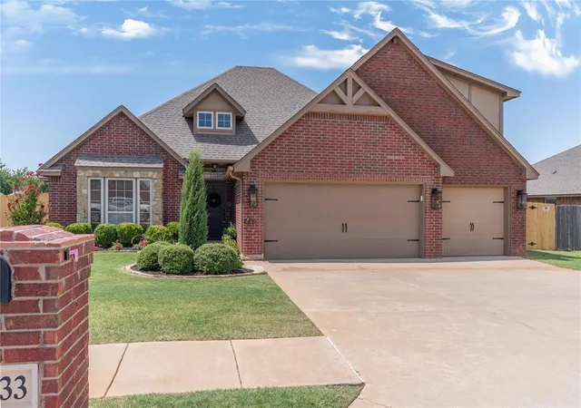 Photo 4 of Single family home for sale at 4933 Champlain Pl, Edmond, OK 73025 | MLS# 1241880 | Listing updated on 2026-09-09